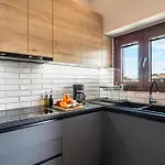 Emily Apartman